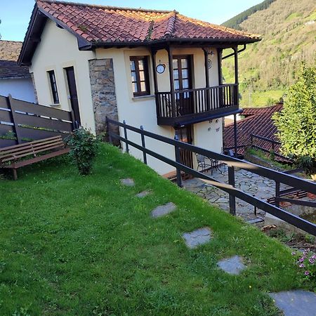 La casina de santulaya Villa Cangas De Narcea Exterior foto