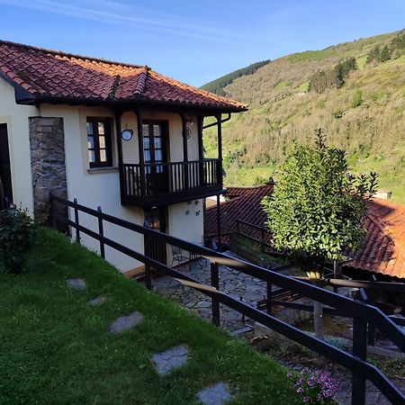 La casina de santulaya Villa Cangas De Narcea Exterior foto
