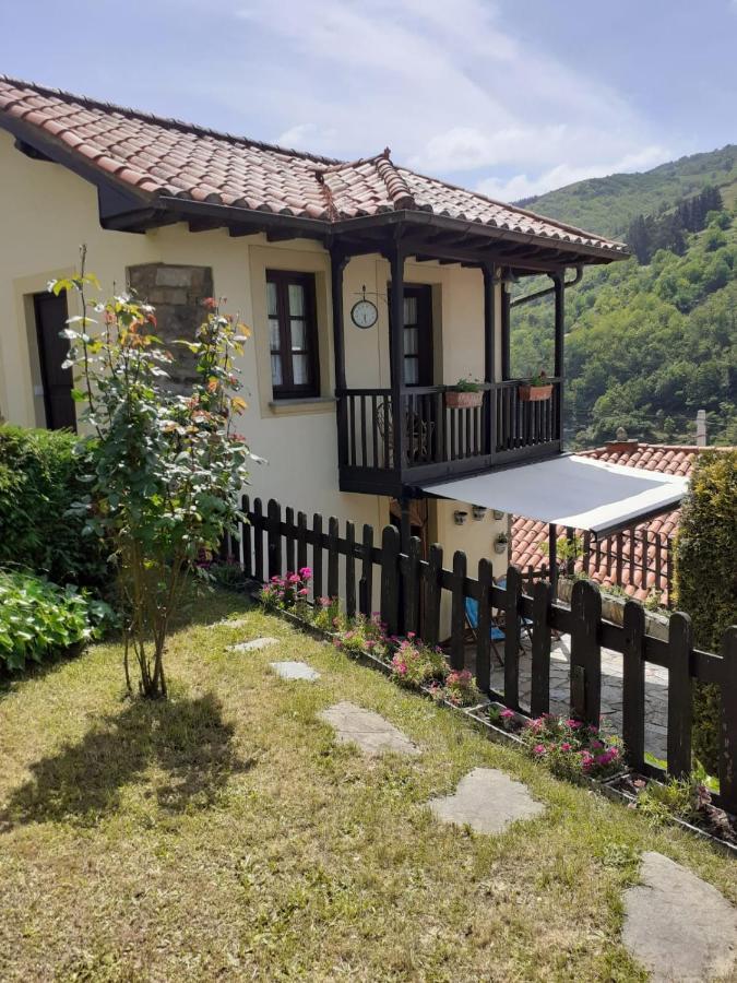La casina de santulaya Villa Cangas De Narcea Exterior foto