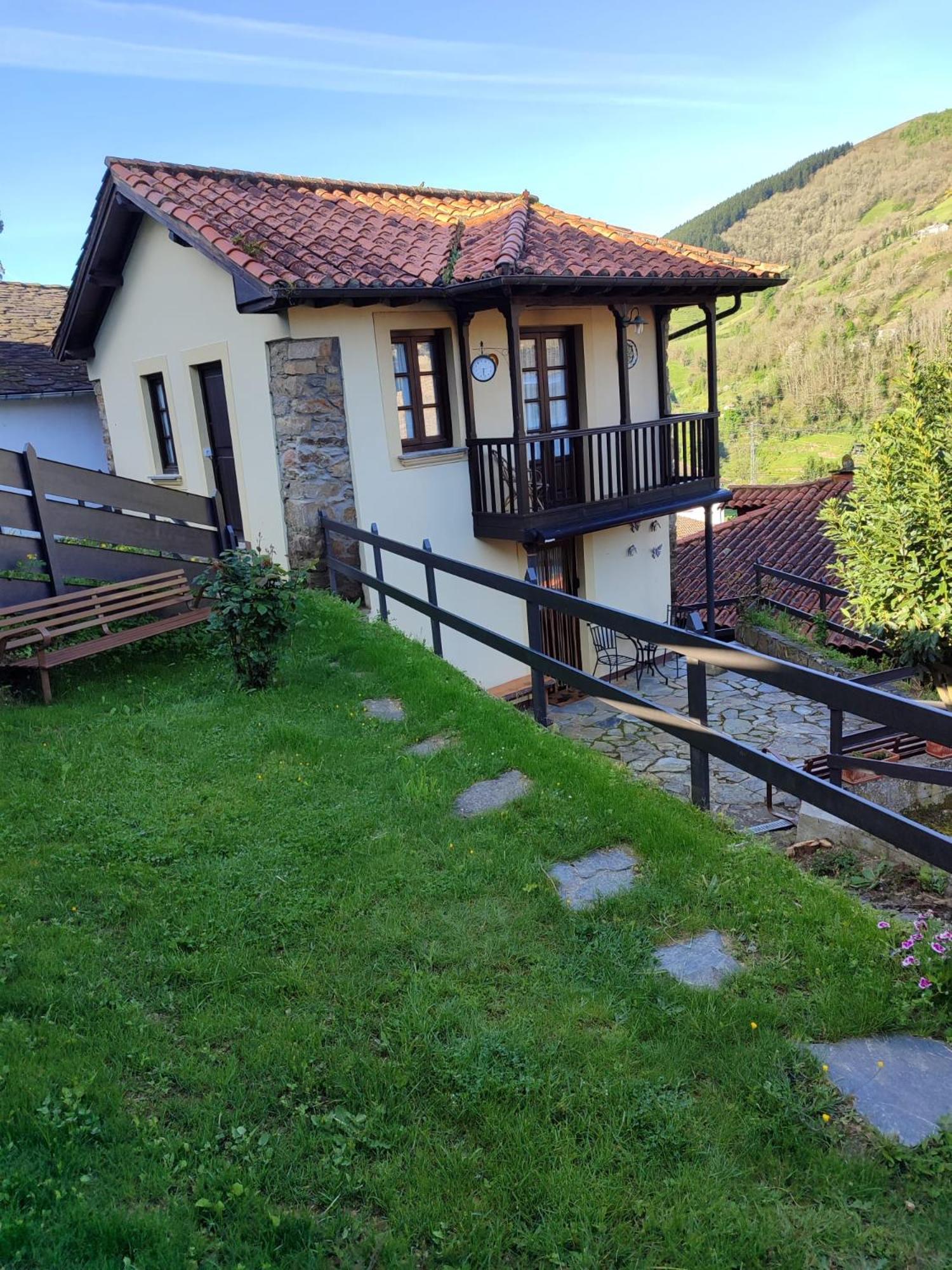 La casina de santulaya Villa Cangas De Narcea Exterior foto